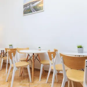 Moon Hostal